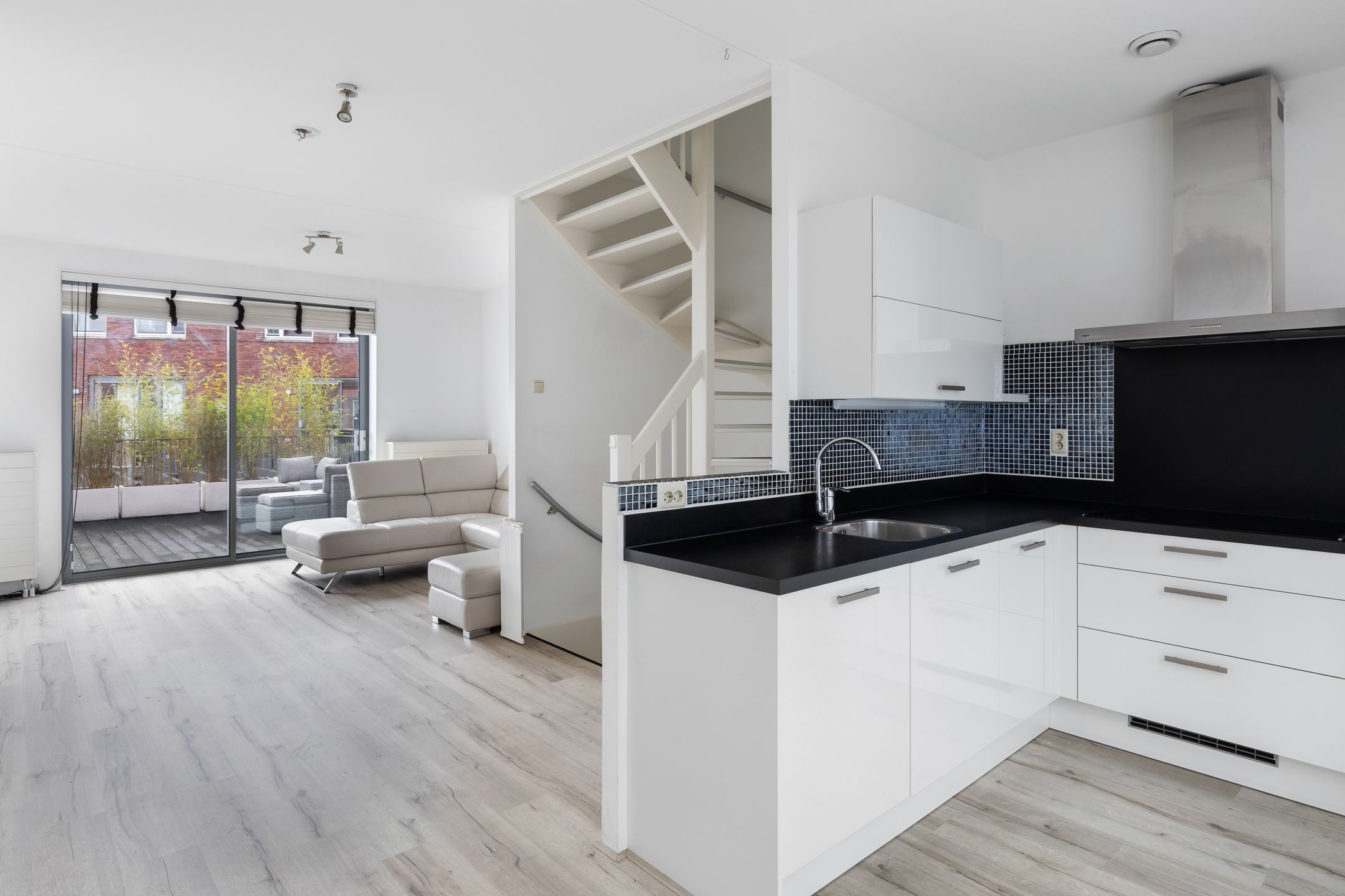 Foto 9 van Zwaanshals 230