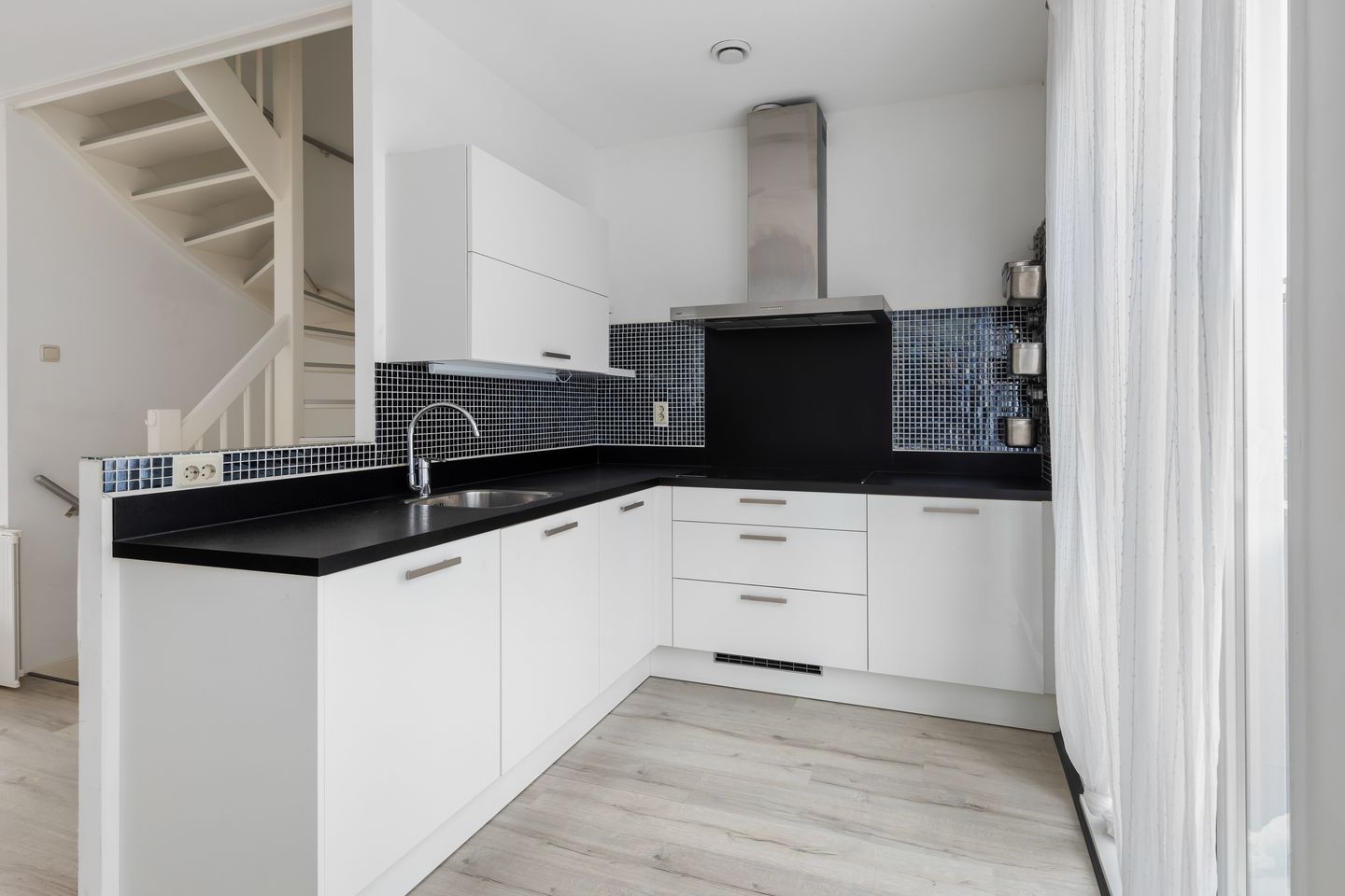 Foto 10 van Zwaanshals 230