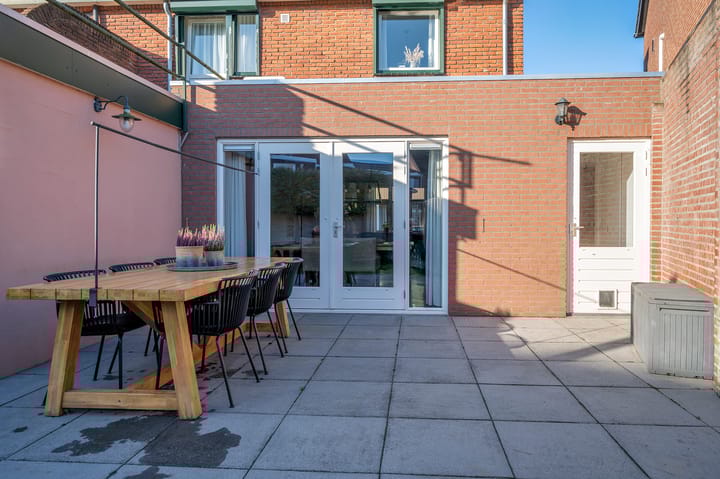 Foto 42 van Leeuwerikstraat 12