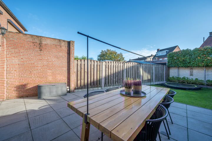 Foto 43 van Leeuwerikstraat 12