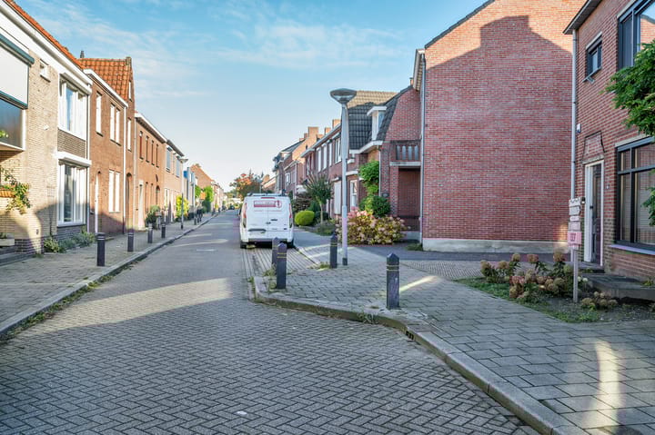 Foto 50 van Leeuwerikstraat 12