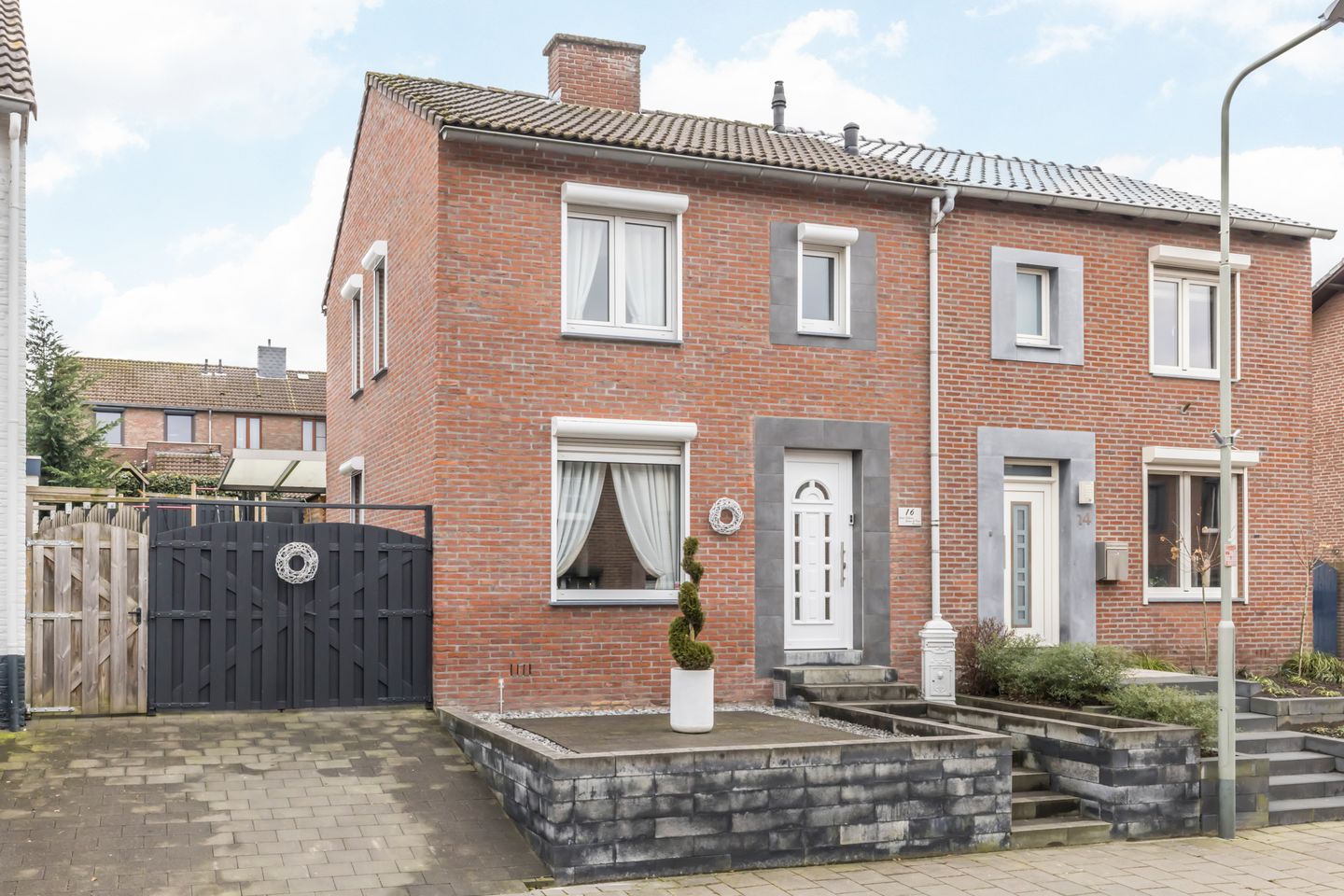 Photo 1 of Einderstraat 16