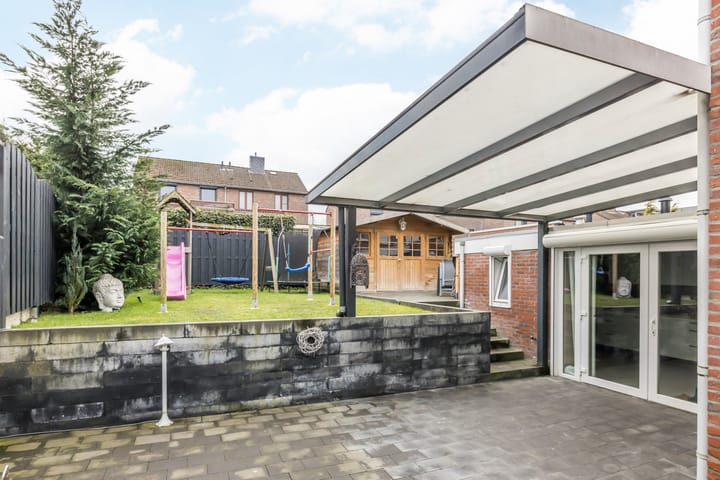 Photo 3 of Einderstraat 16