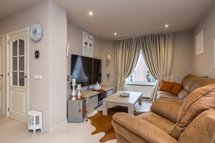 Photo 6 of Einderstraat 16