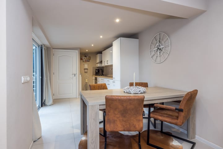 Photo 8 of Einderstraat 16