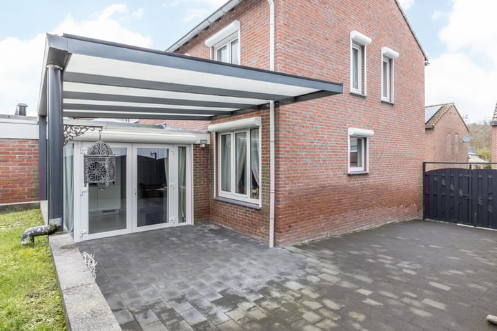 Photo 20 of Einderstraat 16