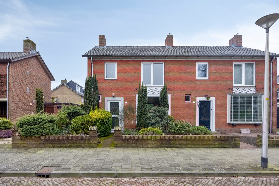 Foto 1 van van Dorthstraat 4