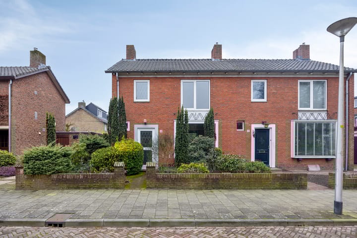 Foto 1 van van Dorthstraat 4