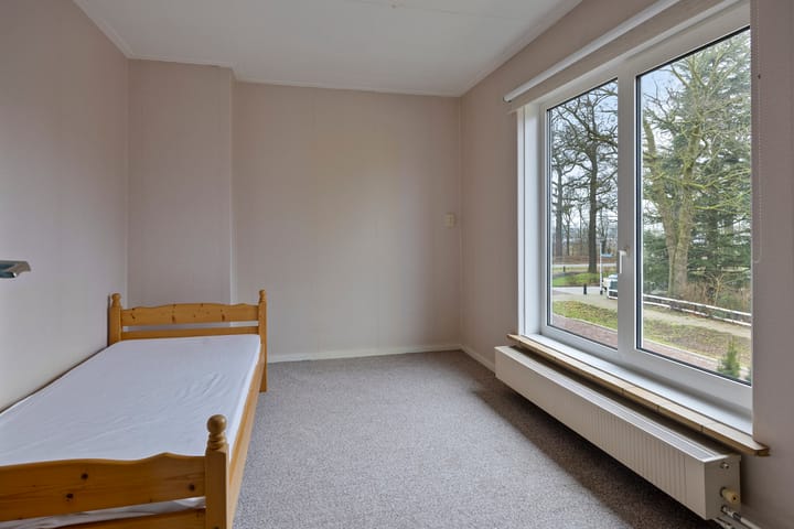 Foto 14 van van Dorthstraat 4