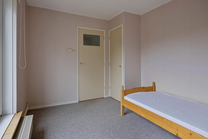 Foto 15 van van Dorthstraat 4