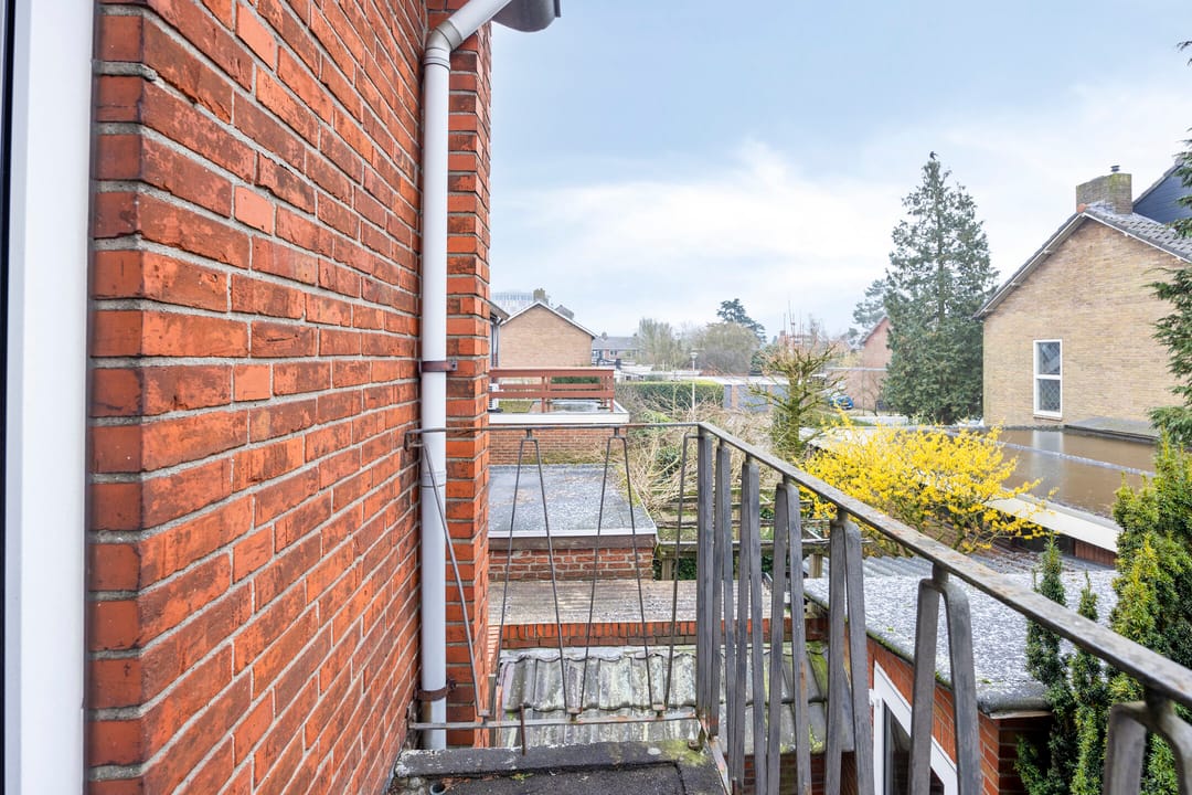 Foto 17 van van Dorthstraat 4