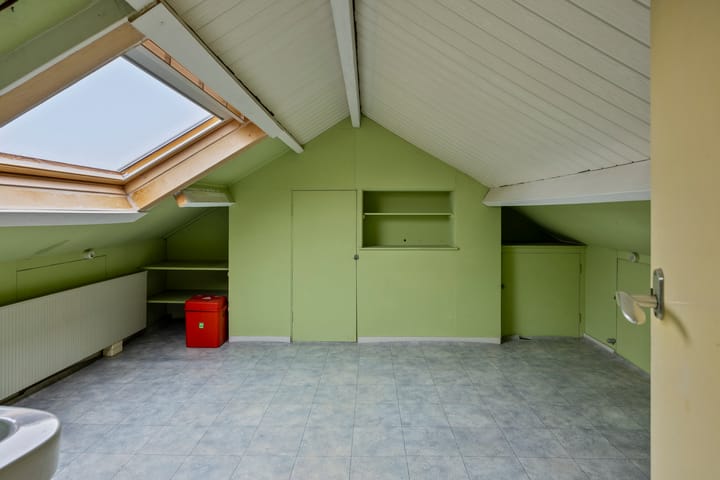 Foto 22 van van Dorthstraat 4