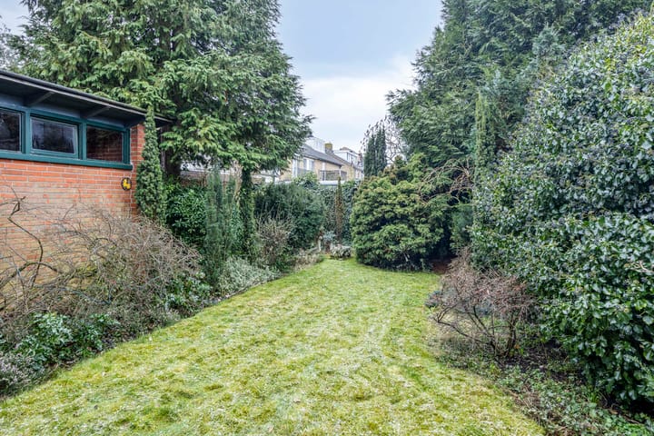 Foto 25 van van Dorthstraat 4