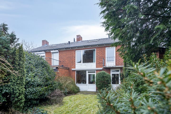 Foto 26 van van Dorthstraat 4