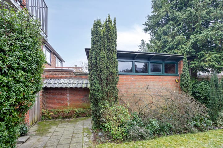 Foto 27 van van Dorthstraat 4