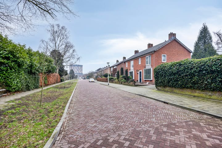 Foto 28 van van Dorthstraat 4