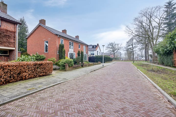 Foto 29 van van Dorthstraat 4