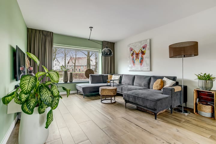 Foto 2 van Raadhuisplein 3