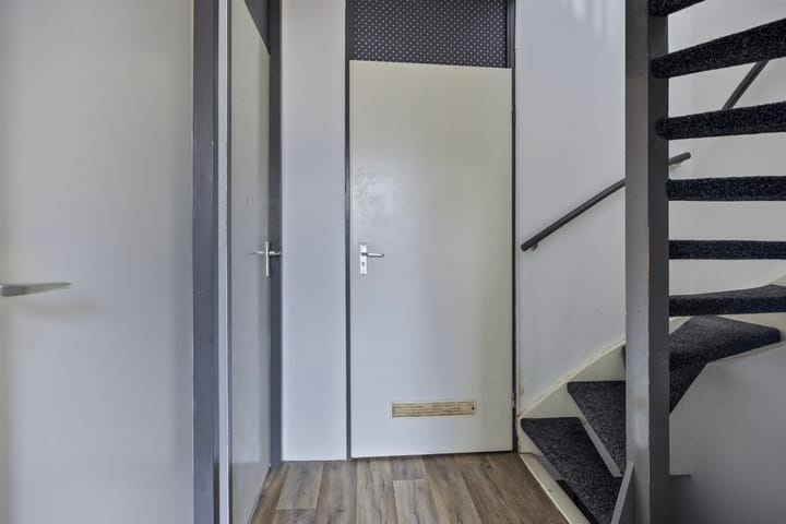 Photo 28 of Esdoornhof 44