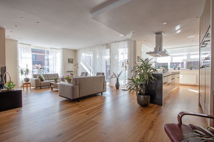 Photo 10 of Julianalaan 42