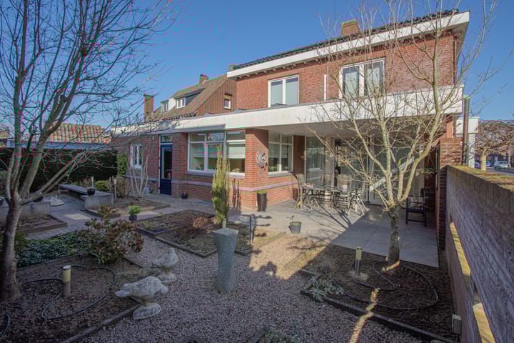 Photo 34 of Julianalaan 42