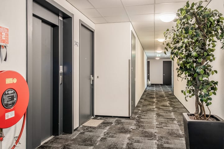 Photo 27 of Hazerswoudestraat 344