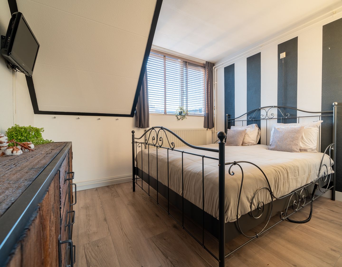 Foto 20 van Sint Janskruid 3