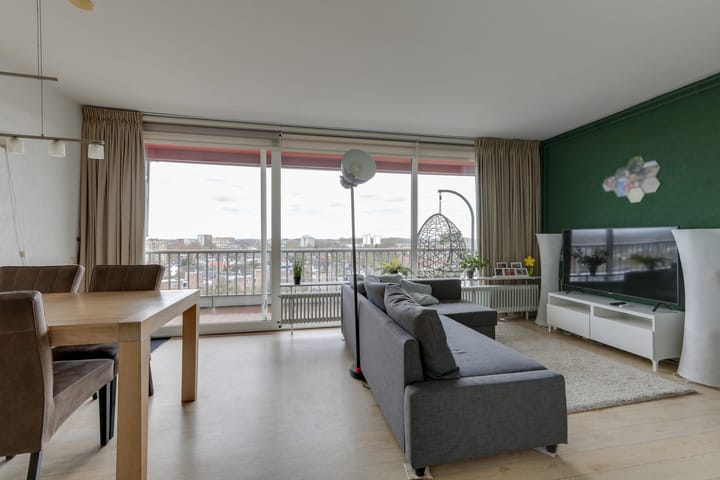 Foto 2 van Den Heuvel 87