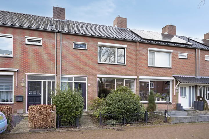 Photo 1 of Jhr. Ruys de Beerenbrouckstraat 11