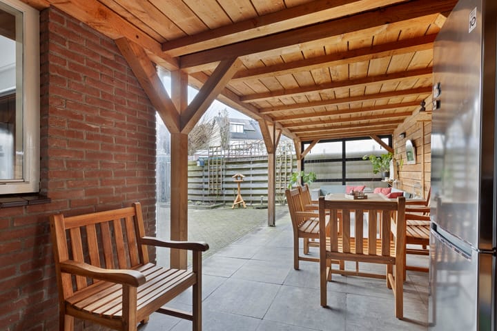 Photo 11 of Jhr. Ruys de Beerenbrouckstraat 11