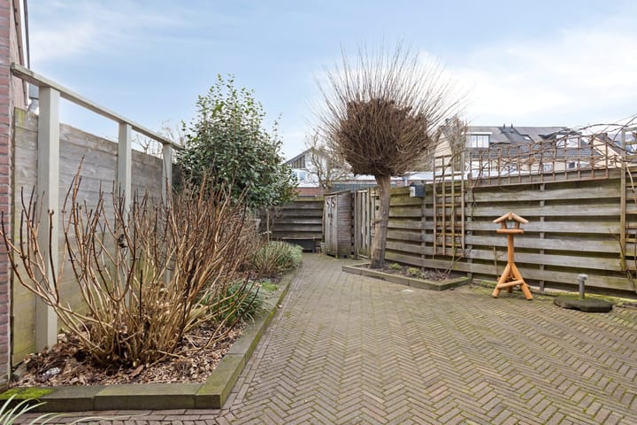 Photo 13 of Jhr. Ruys de Beerenbrouckstraat 11