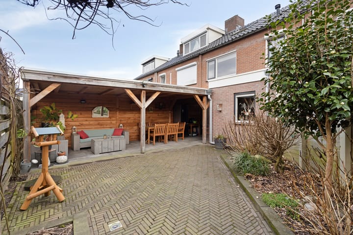 Photo 14 of Jhr. Ruys de Beerenbrouckstraat 11