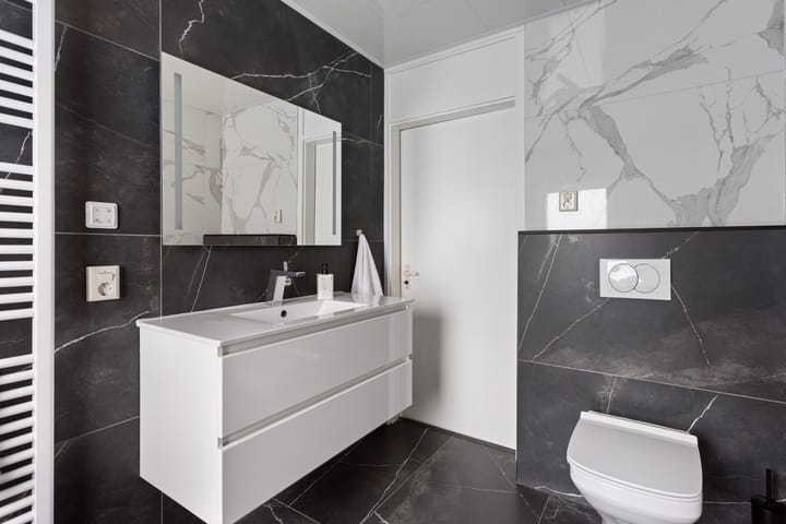 Photo 20 of Jhr. Ruys de Beerenbrouckstraat 11