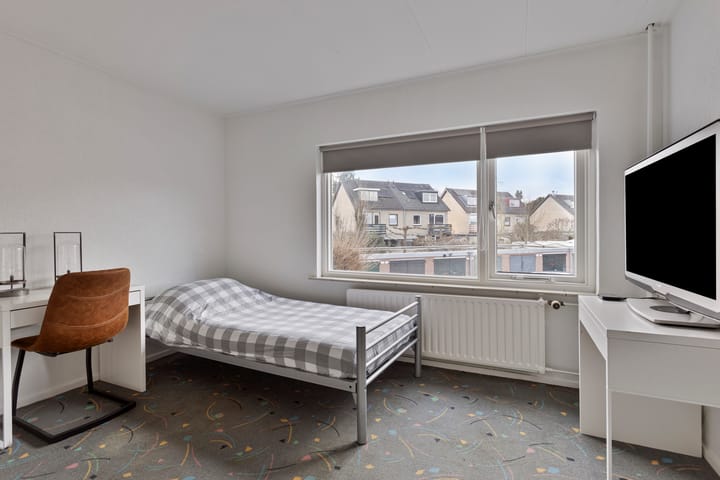 Photo 22 of Jhr. Ruys de Beerenbrouckstraat 11