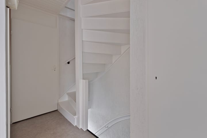 Photo 24 of Jhr. Ruys de Beerenbrouckstraat 11