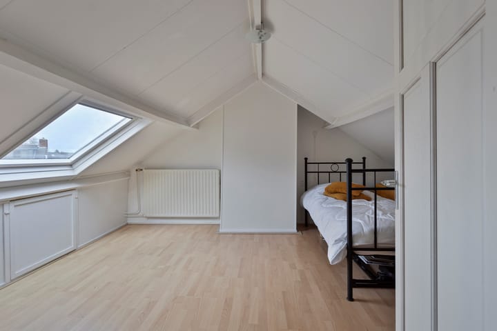 Photo 25 of Jhr. Ruys de Beerenbrouckstraat 11