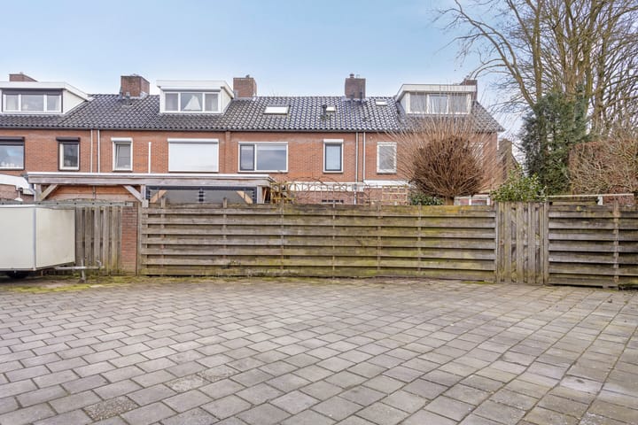 Photo 28 of Jhr. Ruys de Beerenbrouckstraat 11