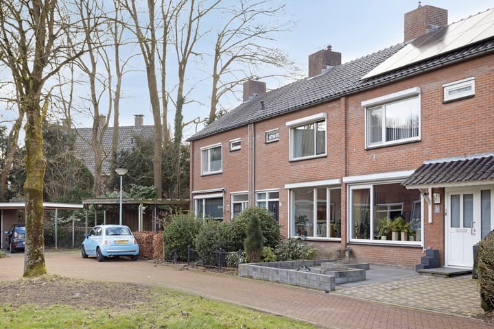 Photo 30 of Jhr. Ruys de Beerenbrouckstraat 11