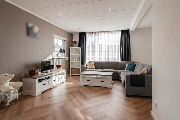 Photo 12 of Thorbeckestraat 9