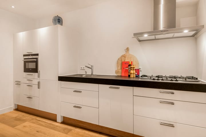 Photo 11 of Vechtstraat 134-H