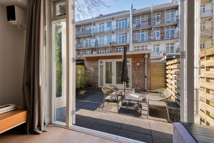 Photo 16 of Vechtstraat 134-H