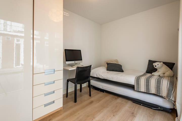 Photo 32 of Vechtstraat 134-H