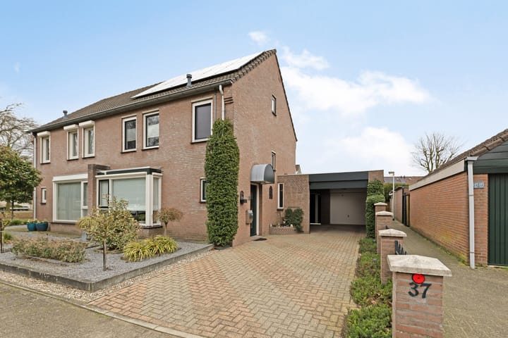 Foto 1 van Albert Schweitzerstraat 37