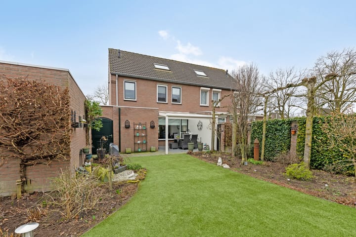 Foto 2 van Albert Schweitzerstraat 37