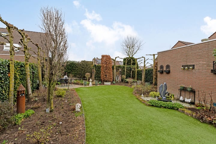 Foto 28 van Albert Schweitzerstraat 37