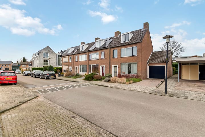 Foto 33 van Irenestraat 15