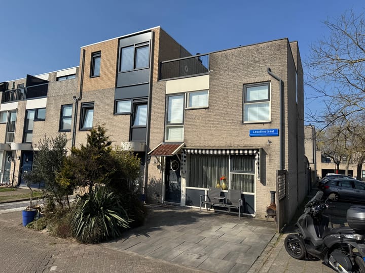 Foto 1 van Lesothostraat 2