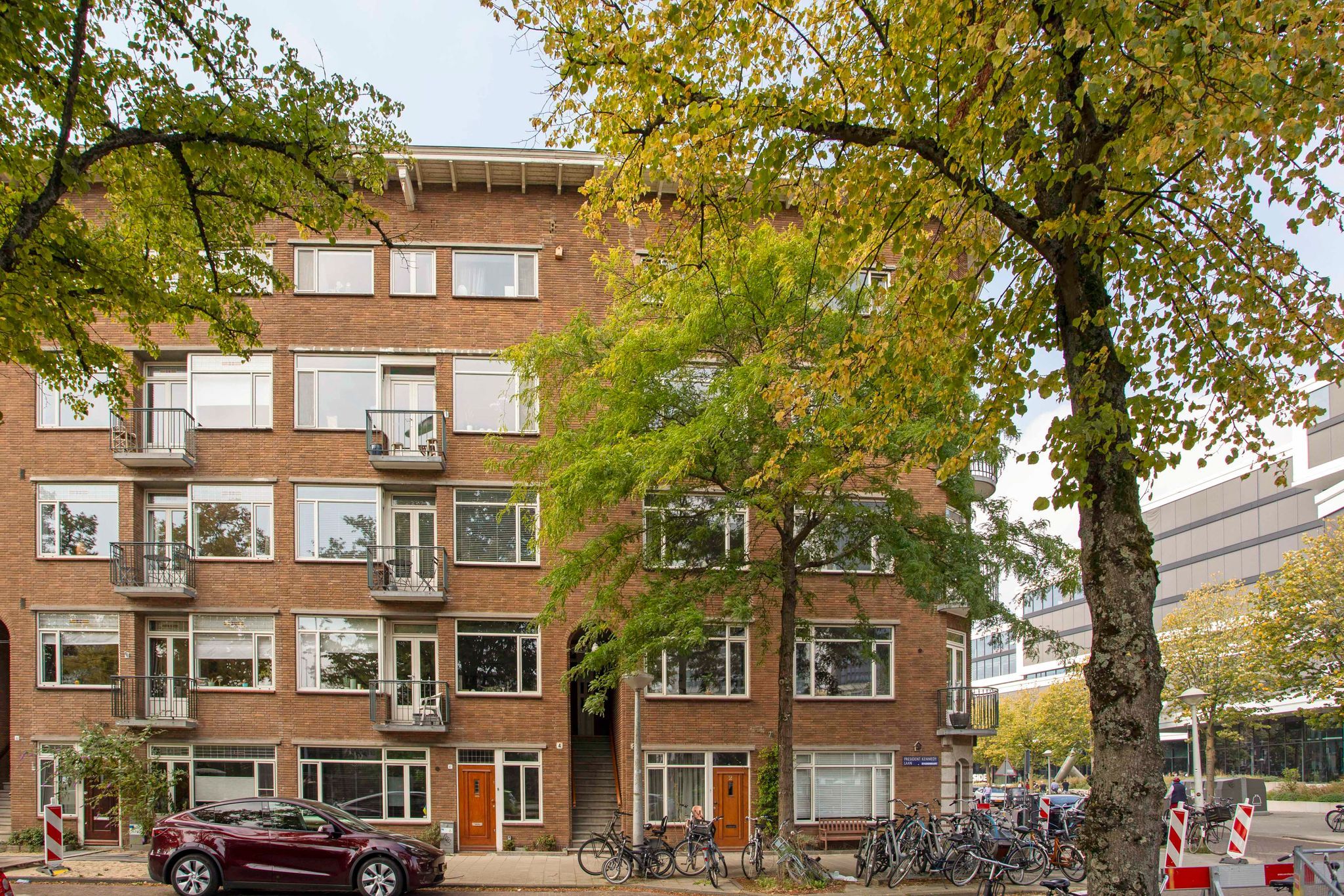 Foto 3 van President Kennedylaan 2-3