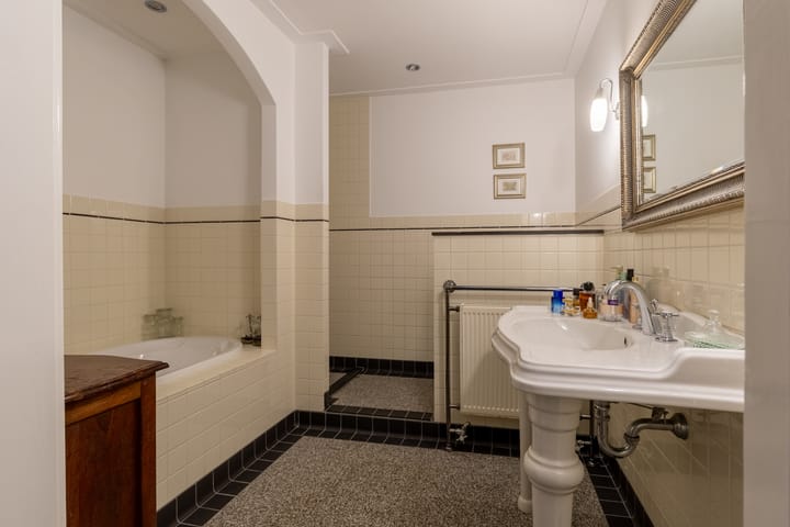 Foto 40 van Valkenierslaan 145