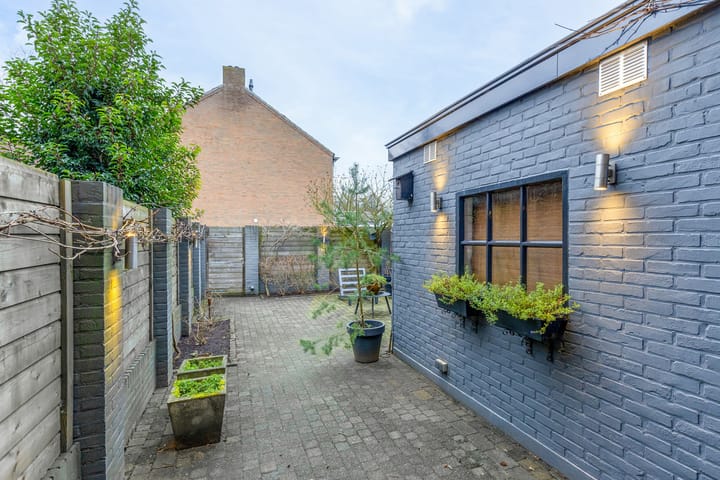 Foto 58 van Valkenierslaan 145